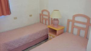 Seaside apartment Baja Sardinia - 6pl June July - 150 m from smeraldo beach