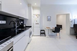 Modern Condo in Goya with Balcony - Retiro park