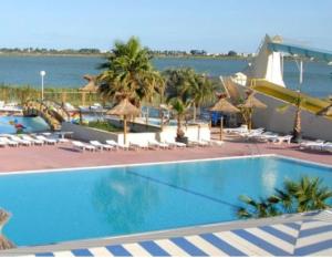 Maisons de vacances Joli Bungalow 464 pour 4-6 pers Camping Siblu Lac des Reves Lattes : photos des chambres