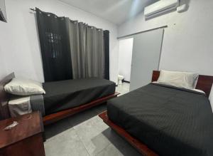 Casa Tusi - 2 Blocks From Clubs & Strip