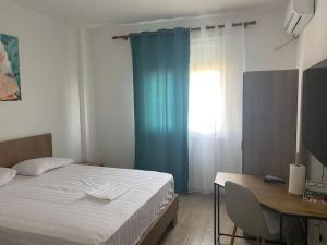 Sea-View Central Studio Apartment