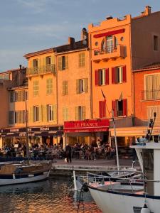 Appartements Cassis - Tres beau studio climatise a cote du port : photos des chambres