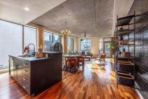 One-Bedroom Apartment room in Doppio Perch condo