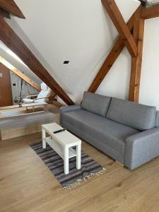 Residence 48 Beautiful building within moments from the Old Town of Brasov