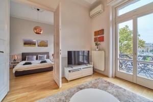 Charming Budapest Apartment with Parliament Views