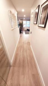 Spacious Downtown Condo Sleeps 4