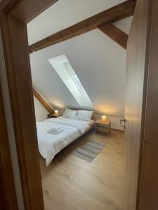 Residence 48 Beautiful building within moments from the Old Town of Brasov