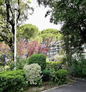 Flat air conditioning 4 people near stadium beach