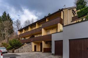 Appartamento con 2 Camere da Letto e con Vista Montagna