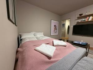 Cozy Apartment , Sleeps 4, 10 Min to Reykjavík Downtown, Family-Friendly