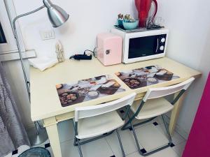 TRUE BLUE Room in Art Flat Bnb