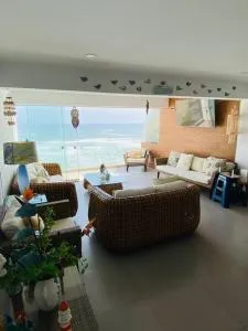 Alojamiento frente al mar en San Bartolo - Quebrada Seca