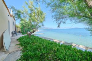 Beachfront villa Mihovil with direct beach access