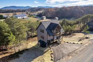 85 Indoor Pool, Game Room & Oversized Hot Tub - Walnut Grove