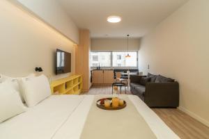 Elegant Suite - Aiolou Street