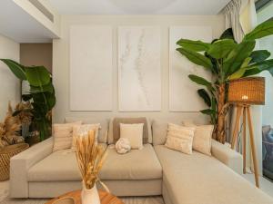 Cozy One Bedroom on the Beach in Dubai Harbour - Prestige Retreats