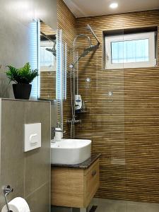 Central Charm Apartment