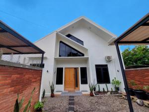 Yustien Homestay Jogja 3 Bedroom - Private Villa