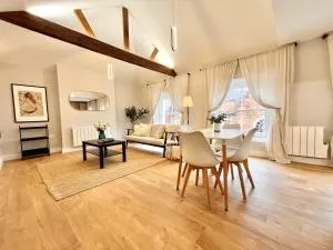 Holly Apartment - Spacious Comfort Central Farnham - Crondall