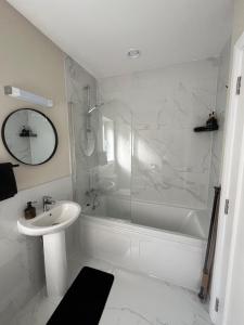 Cosy & Comfortable Room