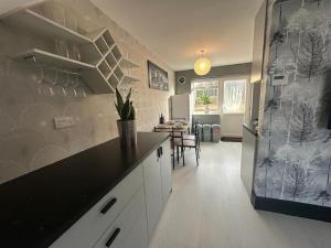 Indulgent Cozy 2 BR Home