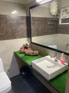 Studio Stays near Expo Mart