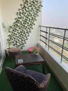Studio Stays near Expo Mart