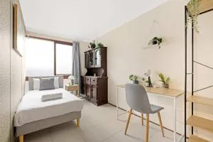 Private Single Room - Centrally Located at Milperra - Shared Bathroom - Glenfield