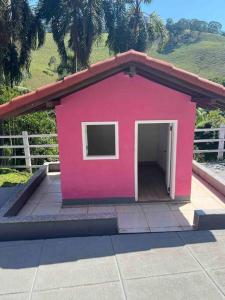Lindo sítio com área de lazer completa!!!