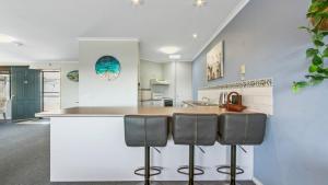 Lakes In Town - Central Getaway