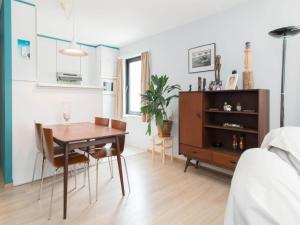 Apartment in Raversijde with Stunning Sea Views