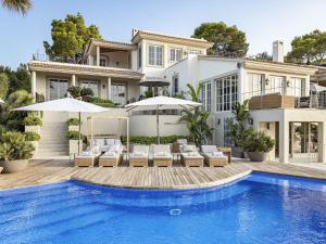 Villa in Mallorca with Port Views & Saltwater Pool