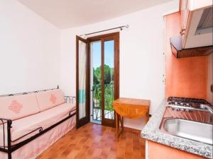 Sardinian-style apartment near beach img1