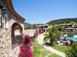 Sardinian-style apartment near beach img8