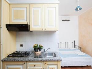 Sardinian-style apartment near beach img3