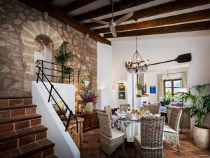 Traditional villa with private pool