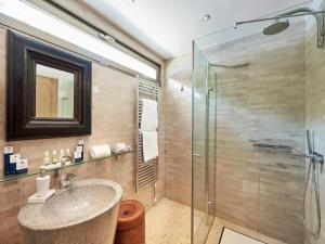 Villa in Ibiza with Infinity Pool & Views