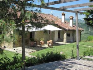 Scenic holiday home in Modigliana with fenced garden