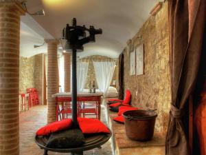 Scenic holiday home in Modigliana with fenced garden