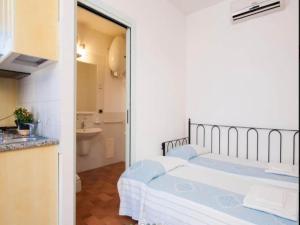 Three-room apartment with pool img11