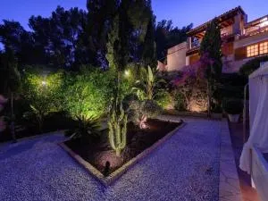 Spacious villa with mountain views - Montecristo