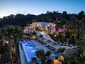 Exclusive villa on white isle - Cala Pi