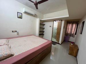 SHIs 2bhk Near Ganga Hospital
