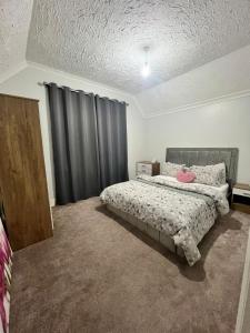 Private Rooms with shared living room in Kent with Parking