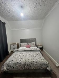 Private Rooms with shared living room in Kent with Parking