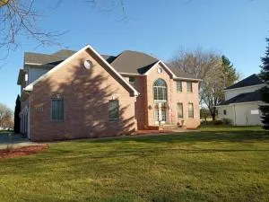 Cheerful 4 Bedroom Luxury Villa - Two Rivers