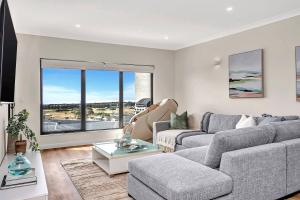 Gathering Tides - For Group Getaways by the Beach