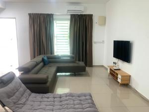 dTempat Country Club, Hijayu 3d, Terrace House