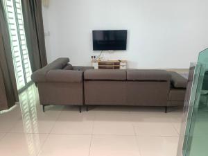 dTempat Country Club, Hijayu 3d, Terrace House