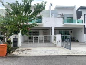 dTempat Country Club, Hijayu 3d, Terrace House